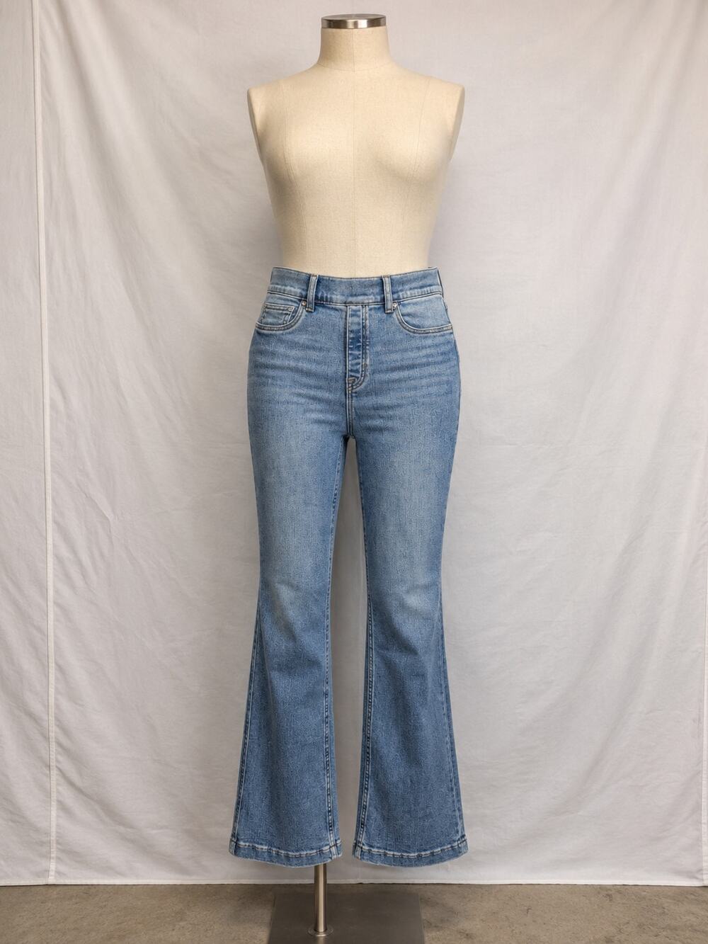 SPANX Women's L Light Wash Flare Jeans High Rise Stretch Denim Bootcut